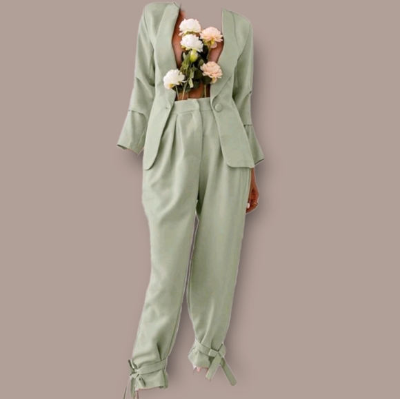 Mint Suit - Picture 2 of 6